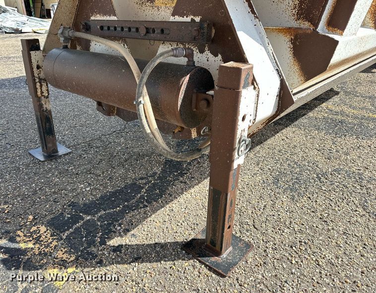 image for item DD3234 2008 Construction Trailer Specialist, Inc BDT-40 bottom dump trailer