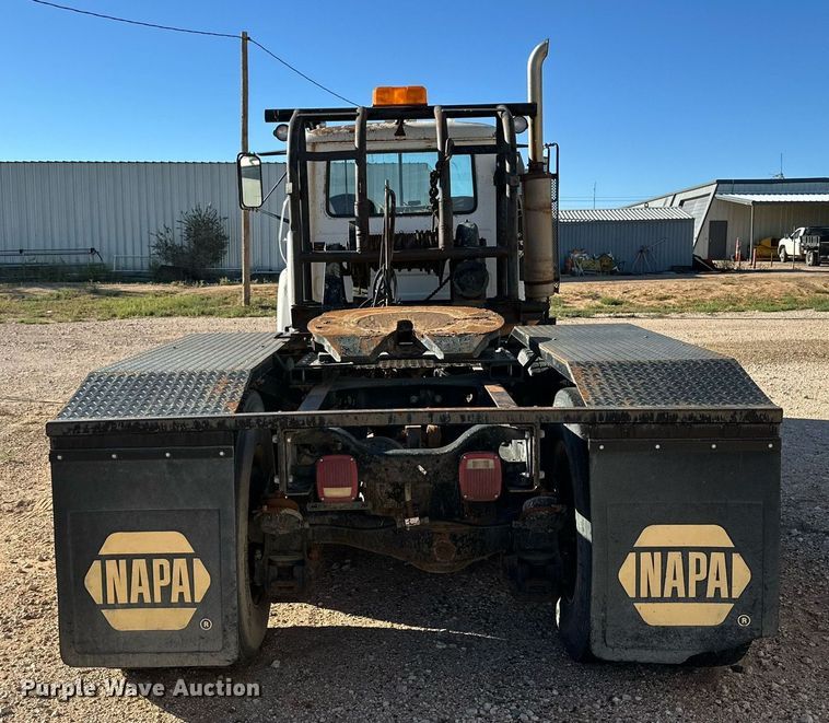 image for item DD3244 1982 Mack R686ST winch truck