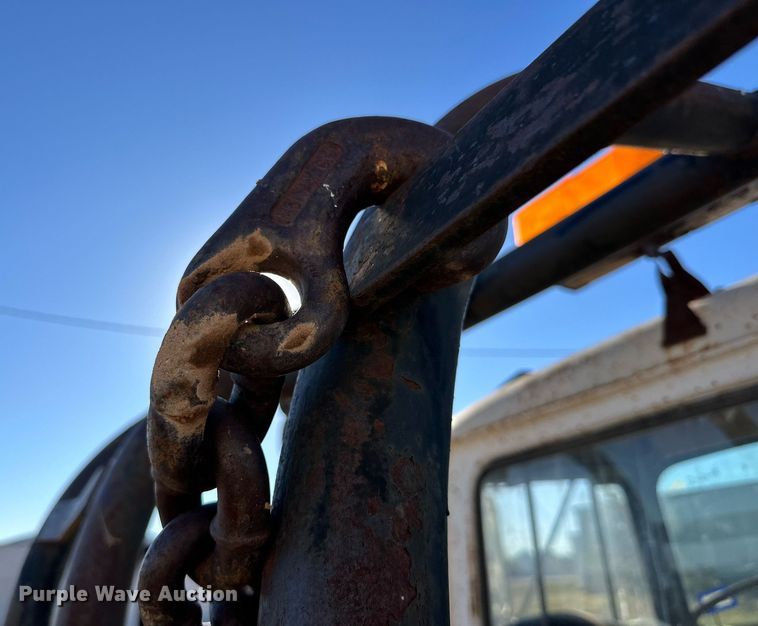 image for item DD3244 1982 Mack R686ST winch truck