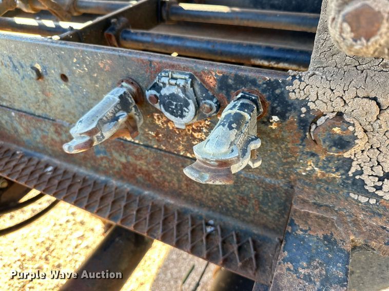 image for item DD3244 1982 Mack R686ST winch truck