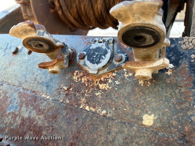 image for item DD3244 1982 Mack R686ST winch truck