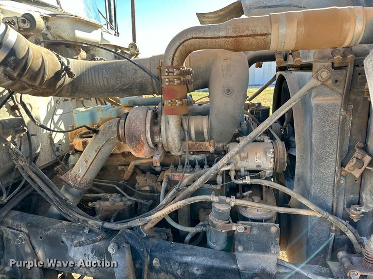 image for item DD3244 1982 Mack R686ST winch truck