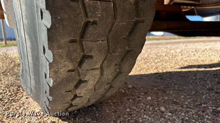 image for item DD3244 1982 Mack R686ST winch truck