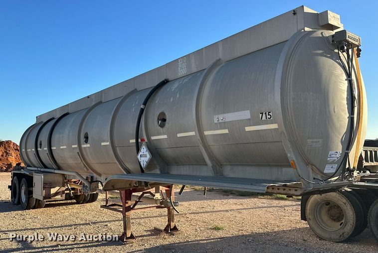 image for item DD3245 1972 Fruehauf tank trailer