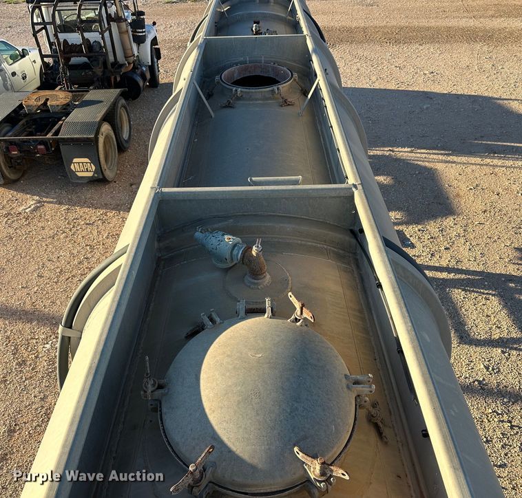 image for item DD3245 1972 Fruehauf tank trailer