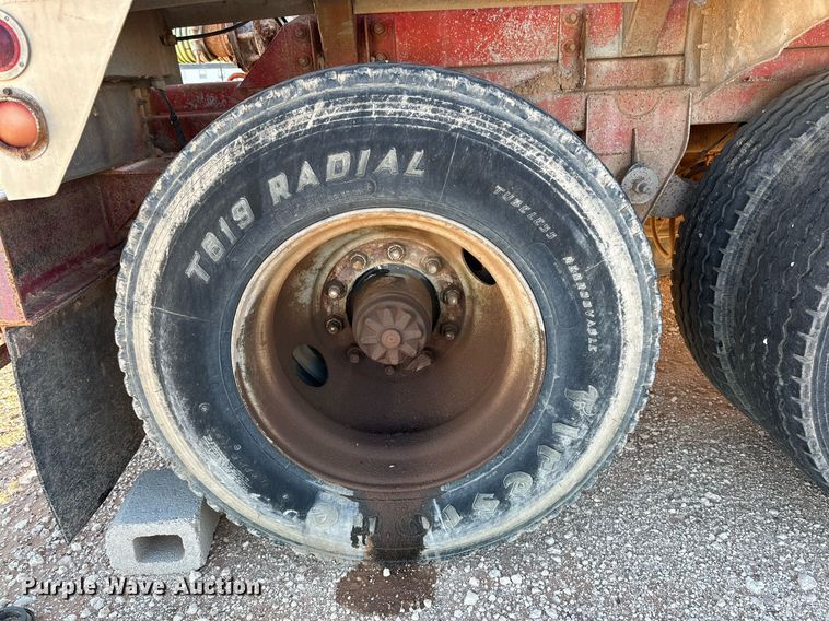 image for item DD3245 1972 Fruehauf tank trailer