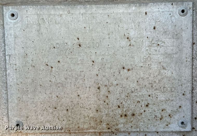 image for item DD3245 1972 Fruehauf tank trailer