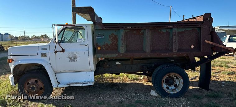 image for item DD3246 1978 Chevrolet C60 dump truck