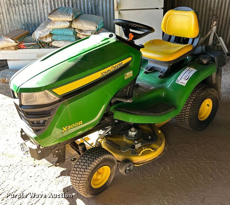 image for item DD3247 2015 John Deere X300R lawn mower
