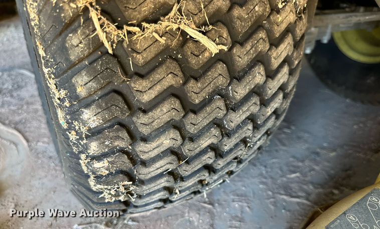 image for item DD3247 2015 John Deere X300R lawn mower