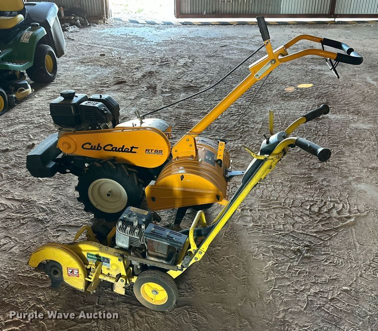 image for item DD3248 Lawn and garden equipment