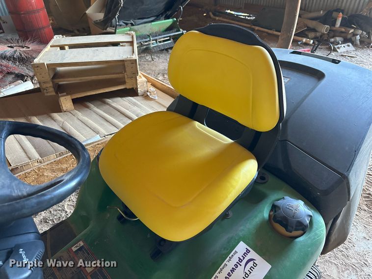 image for item DD3249 2009 John Deere X300R lawn mower