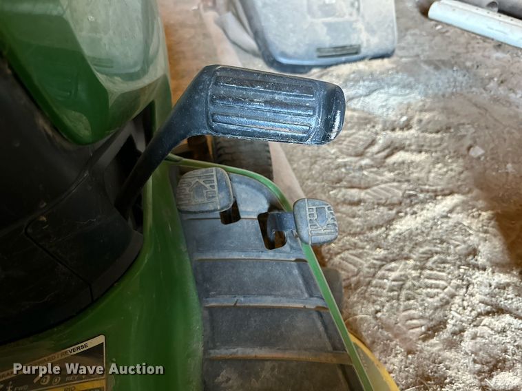 image for item DD3249 2009 John Deere X300R lawn mower