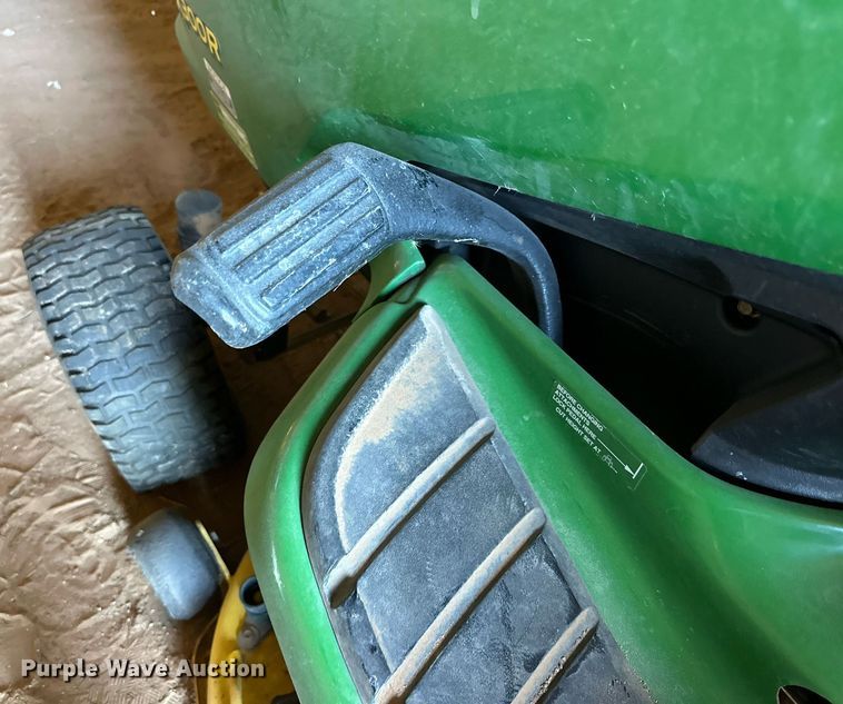 image for item DD3249 2009 John Deere X300R lawn mower