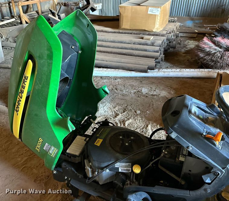 image for item DD3249 2009 John Deere X300R lawn mower