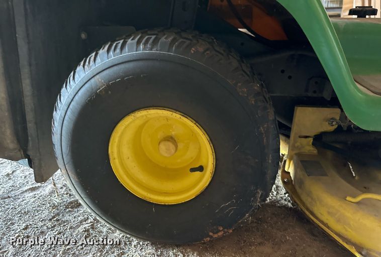 image for item DD3249 2009 John Deere X300R lawn mower