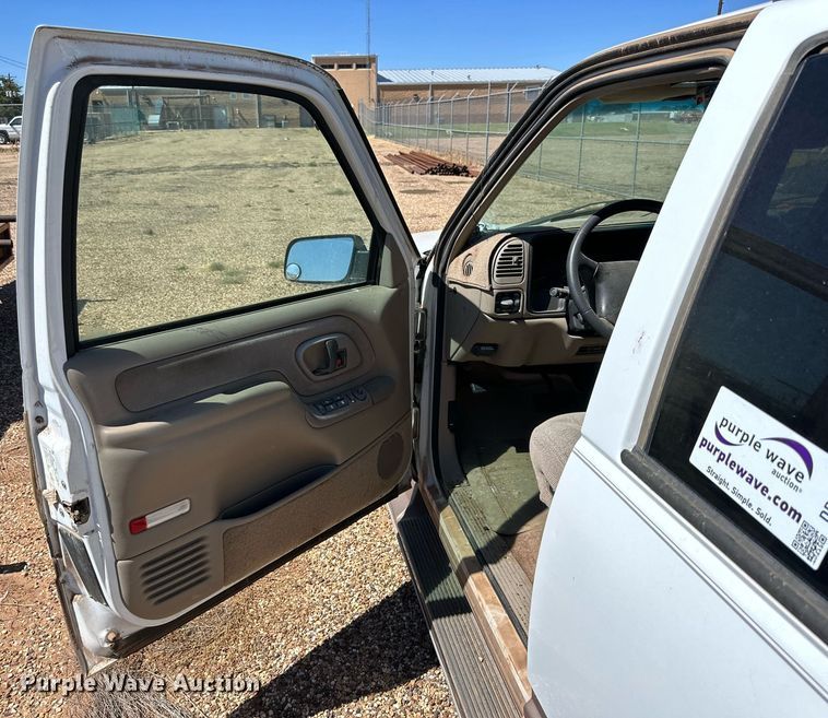 image for item DD3254 1997 Chevrolet  C1500 SUV