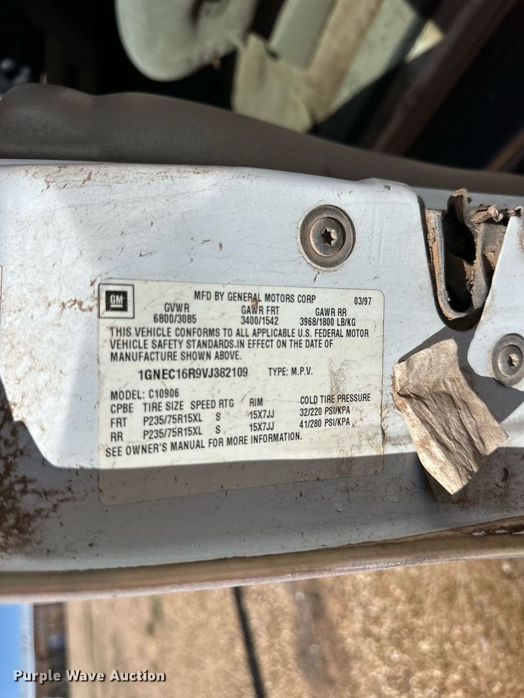 image for item DD3254 1997 Chevrolet  C1500 SUV