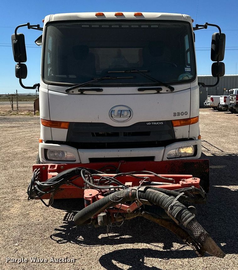 image for item DD3260 2012 UD 3300 pothole patcher truck