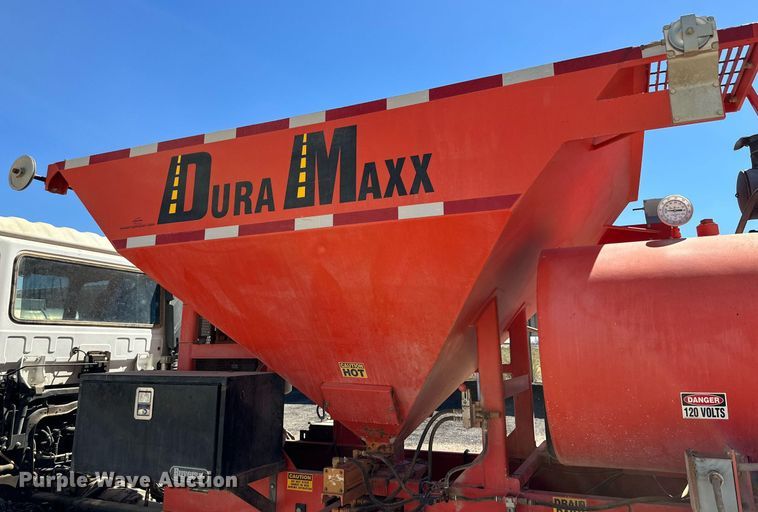 image for item DD3260 2012 UD 3300 pothole patcher truck