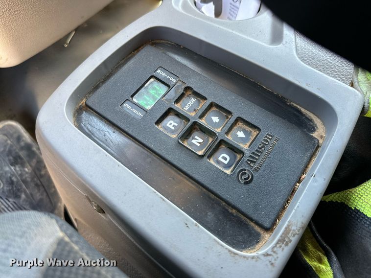 image for item DD3260 2012 UD 3300 pothole patcher truck