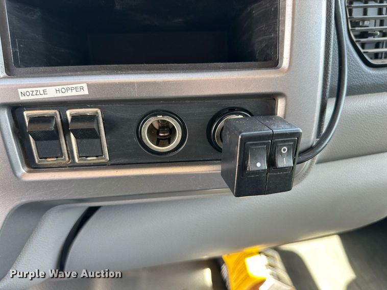 image for item DD3260 2012 UD 3300 pothole patcher truck