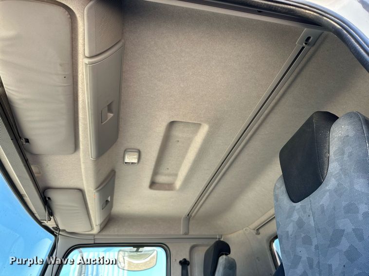 image for item DD3260 2012 UD 3300 pothole patcher truck