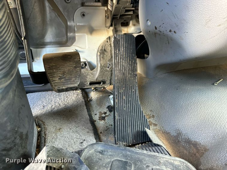 image for item DD3260 2012 UD 3300 pothole patcher truck