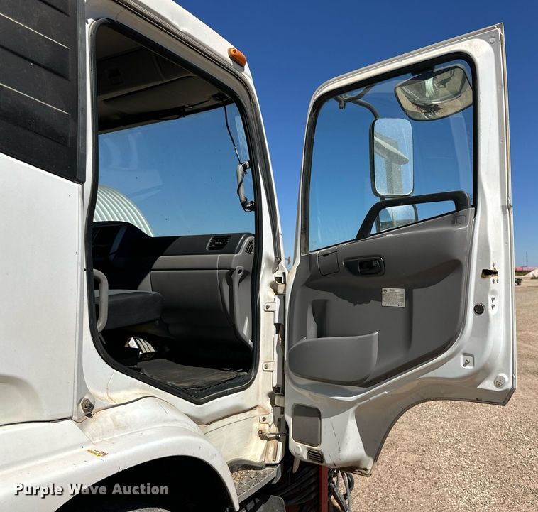 image for item DD3260 2012 UD 3300 pothole patcher truck