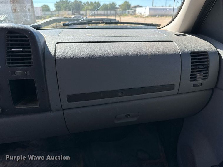 image for item DD3263 2009 Chevrolet Silverado 1500 pickup truck