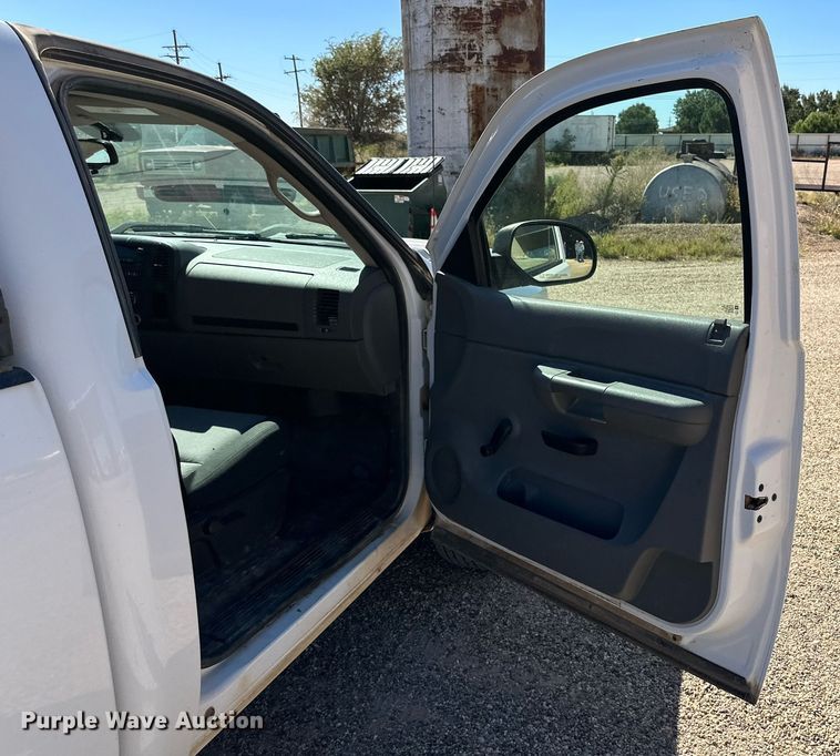 image for item DD3263 2009 Chevrolet Silverado 1500 pickup truck