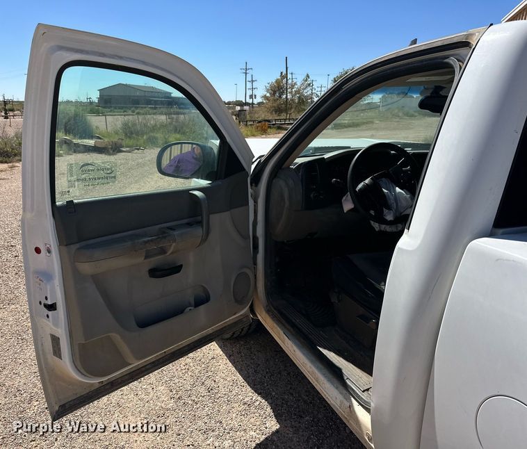 image for item DD3264 2008 Chevrolet Silverado1500 pickup truck