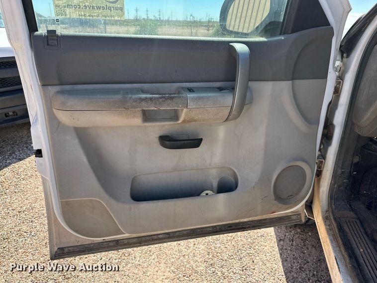 image for item DD3264 2008 Chevrolet Silverado1500 pickup truck