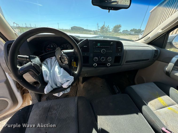 image for item DD3264 2008 Chevrolet Silverado1500 pickup truck
