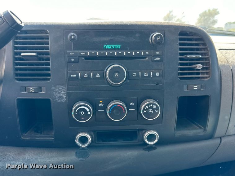 image for item DD3264 2008 Chevrolet Silverado1500 pickup truck