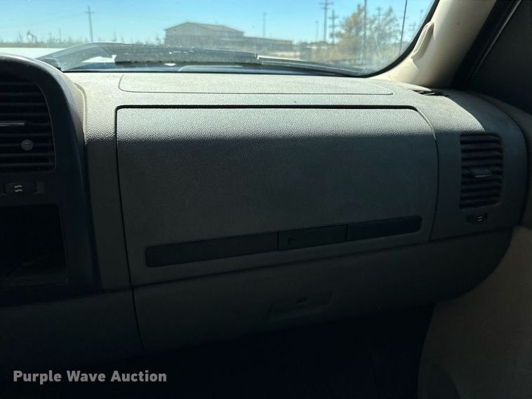 image for item DD3264 2008 Chevrolet Silverado1500 pickup truck