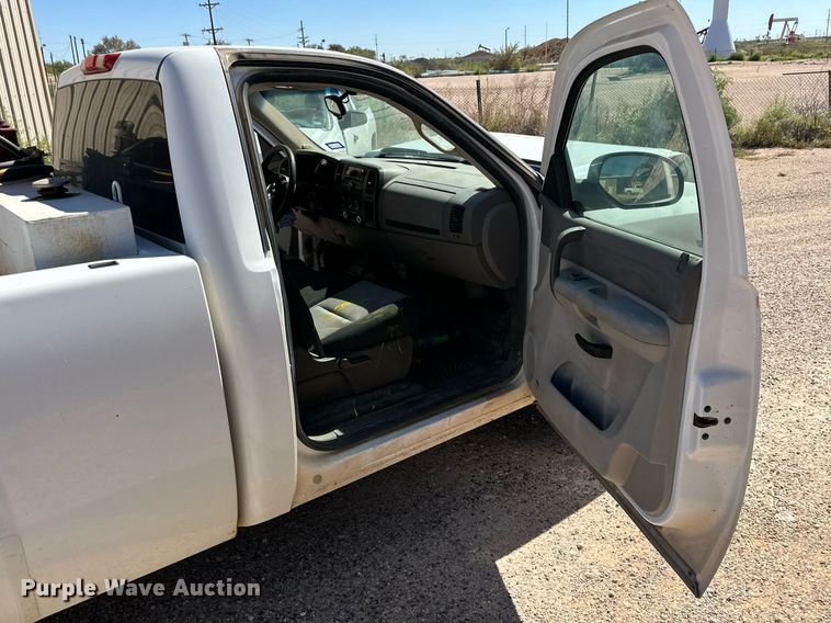 image for item DD3264 2008 Chevrolet Silverado1500 pickup truck