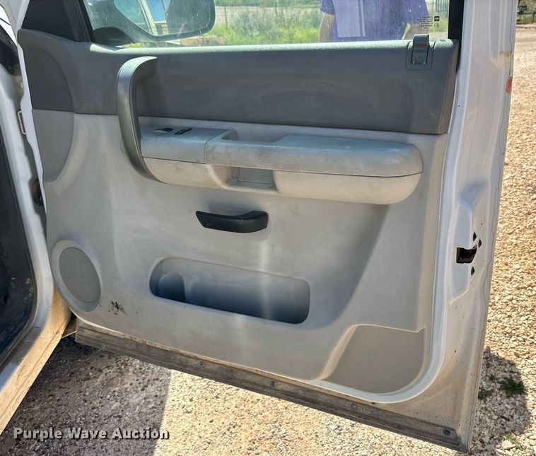 image for item DD3264 2008 Chevrolet Silverado1500 pickup truck