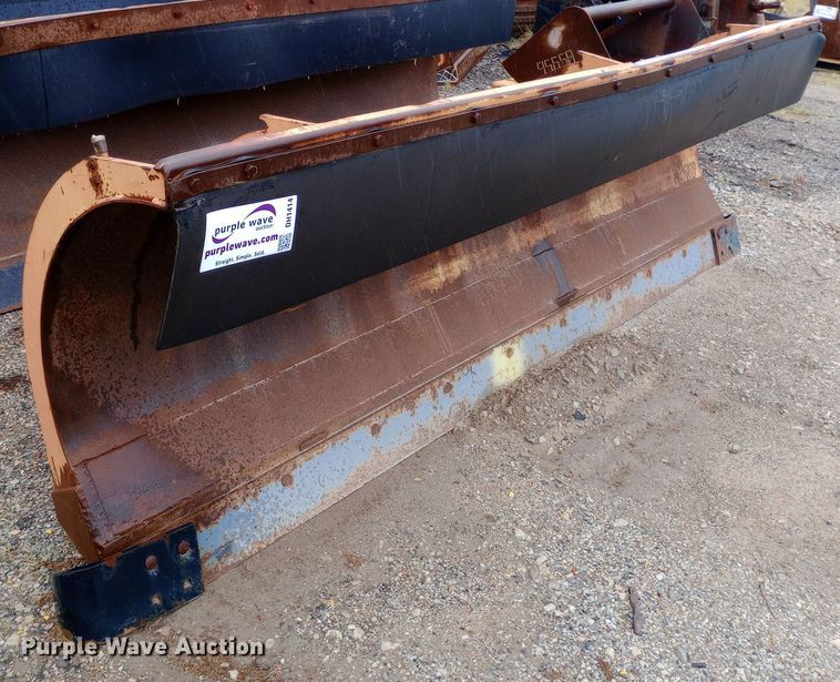 image for item DH1414 Wausau 10' W snow plow