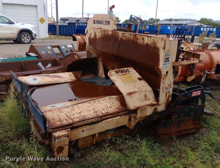 image for item DH1423 Mauldin 690E paver