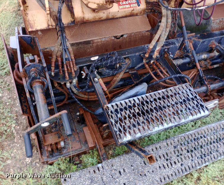 image for item DH1423 Mauldin 690E paver