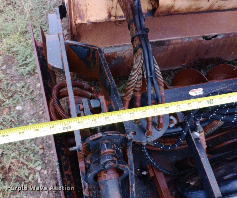 image for item DH1423 Mauldin 690E paver