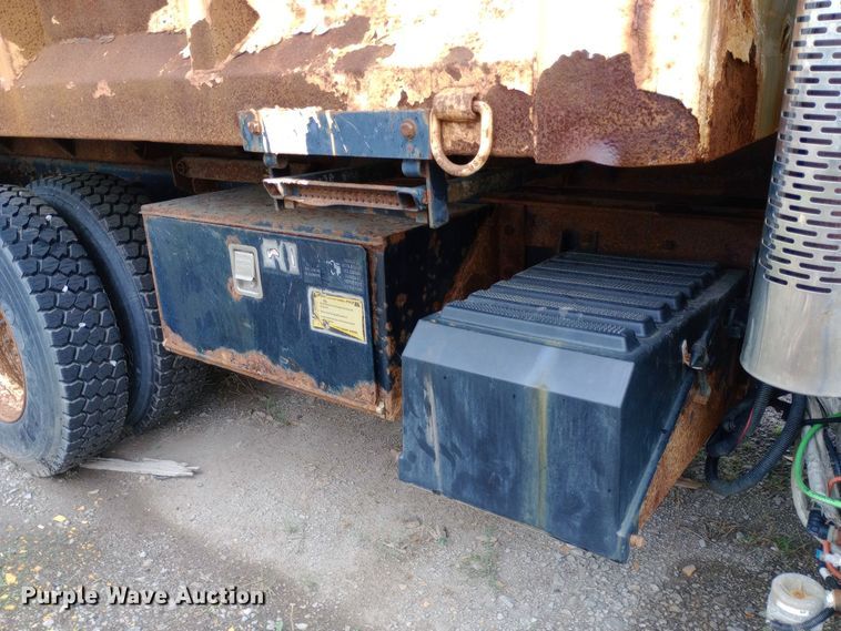 image for item DH1436 2008 International  7400 dump truck