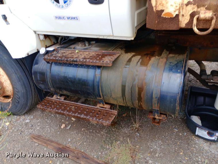 image for item DH1436 2008 International  7400 dump truck