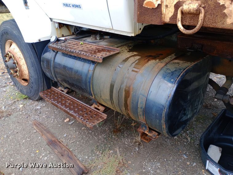 image for item DH1436 2008 International  7400 dump truck