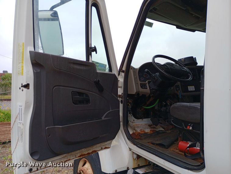 image for item DH1436 2008 International  7400 dump truck