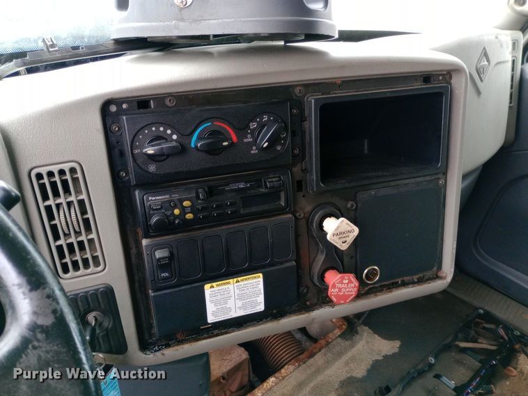 image for item DH1436 2008 International  7400 dump truck