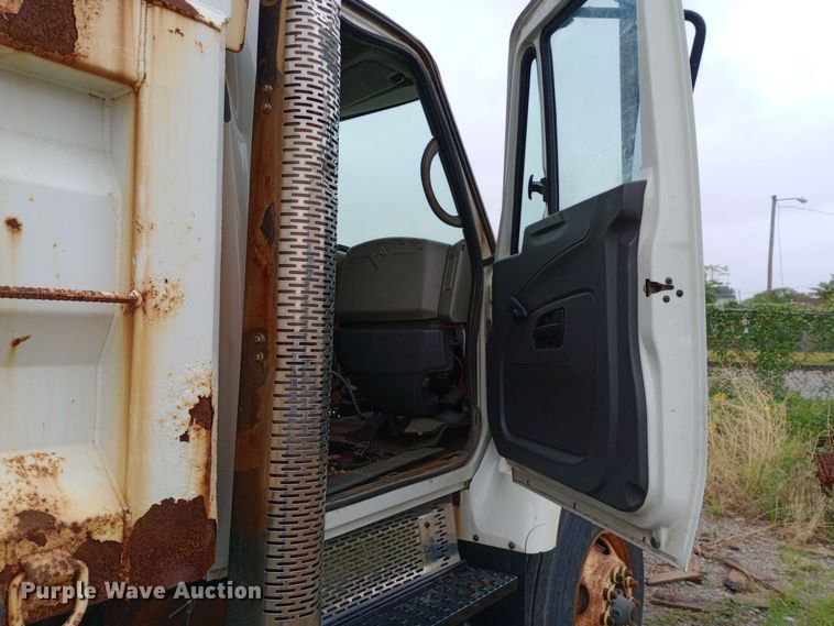 image for item DH1436 2008 International  7400 dump truck