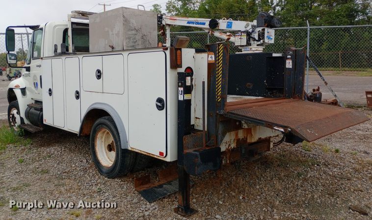 image for item DH1439 2008 International  4300 utility / service truck