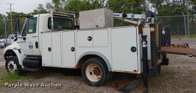 image for item DH1439 2008 International  4300 utility / service truck